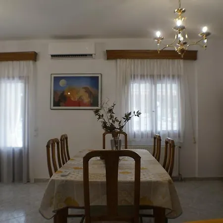 Konstadine * Asproválta