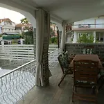 Konstadine