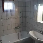 Konstadine *