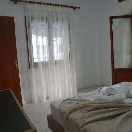 Konstadine אספרובלטה